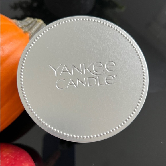 Yankee Candle Apple Pumpkin 2-Wick Tumbler Large 22oz - Picture 4 of 7